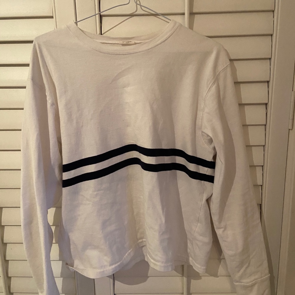 Brandy Melville Long Sleeve Shirt. Super Cute